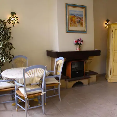 Very Charming On Port In A Short Walk To Palais With Aircon And Internet 411 Apartman