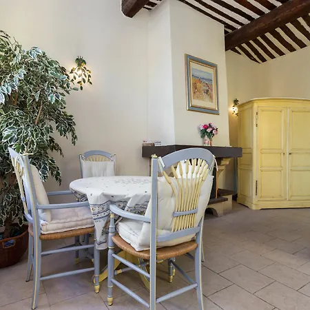 Apartman Very Charming On Port In A Short Walk To Palais With Aircon And Internet 411 *